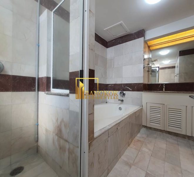 renovated 3 bed condo for rent President Park 13271 image-12