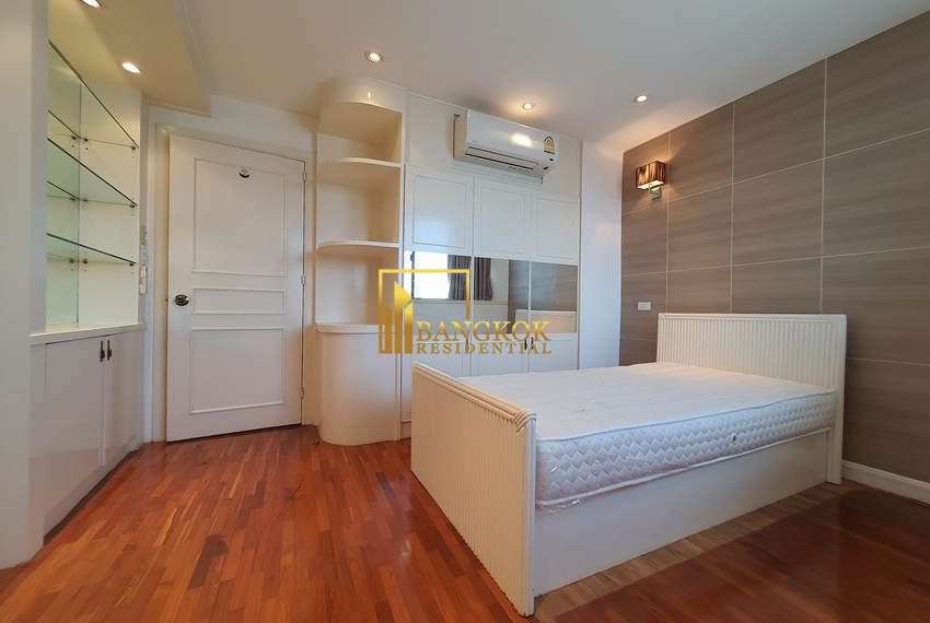 renovated 3 bed condo for rent President Park 13271 image-13