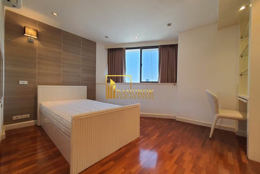 renovated 3 bed condo for rent President Park 13271 image-14