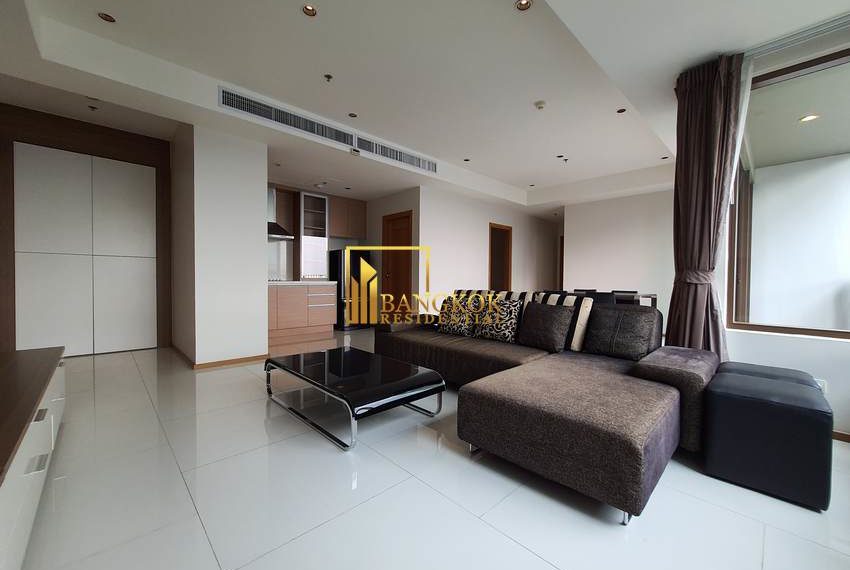 2 bed condo for rent phrom phong Emporio Place 5527 image-01