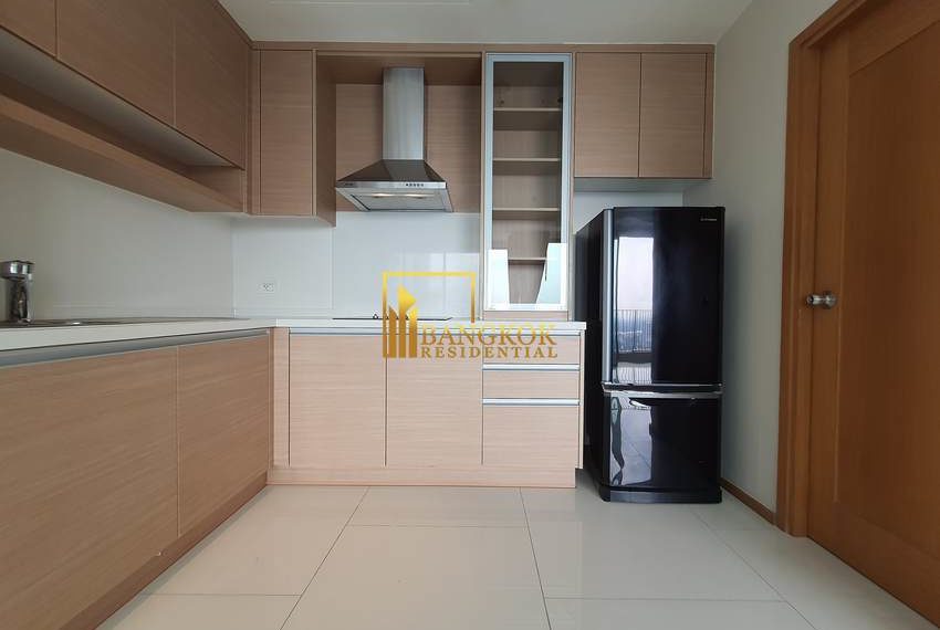 2 bed condo for rent phrom phong Emporio Place 5527 image-06