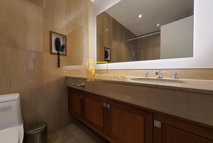 renovated 2 bed condo for rent Langsuan Ville 14393 image-12