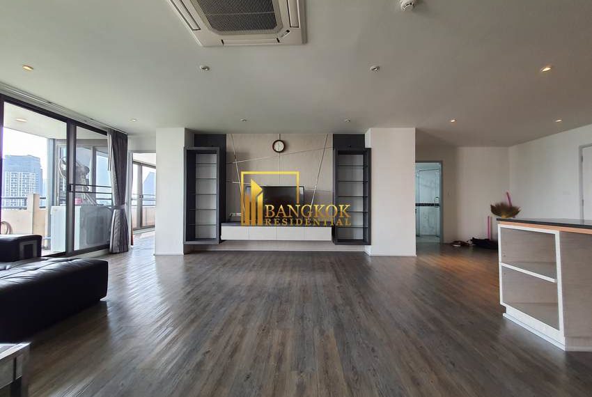 renovated 4 bed condo for rent sukhumvit 43 Acadamia Grand Tower 14433 image-05