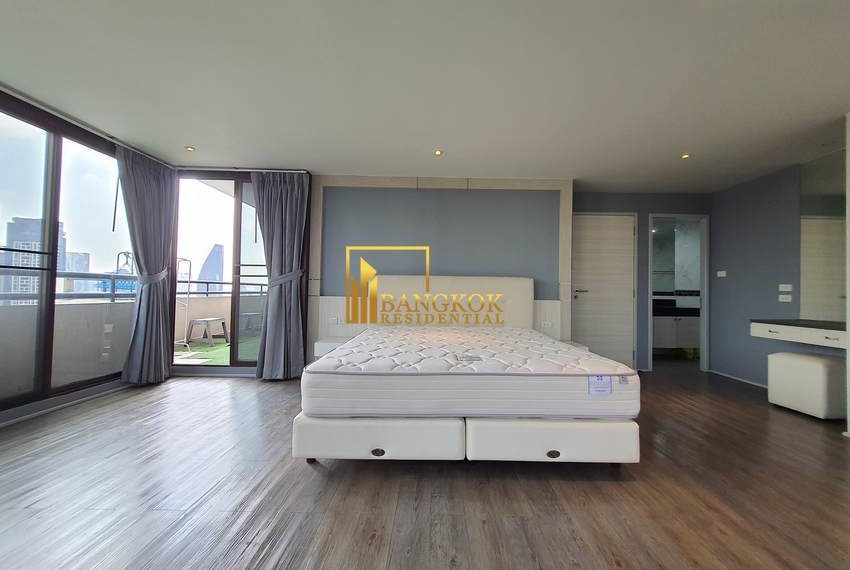 renovated 4 bed condo for rent sukhumvit 43 Acadamia Grand Tower 14433 image-13