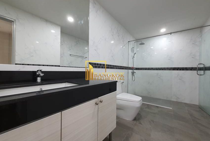 renovated 4 bed condo for rent sukhumvit 43 Acadamia Grand Tower 14433 image-15