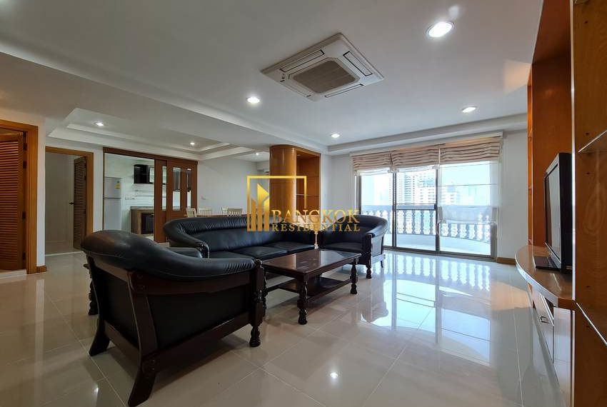 3 bed condo for rent sukhumvit 39 Royal Castle 9587 image-02