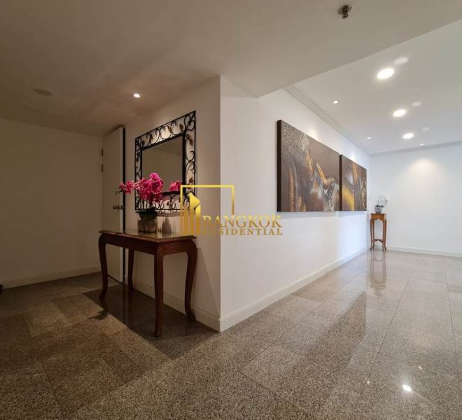 3 bedroom renovated condo for rent Baan Suanpetch 6814 image-01
