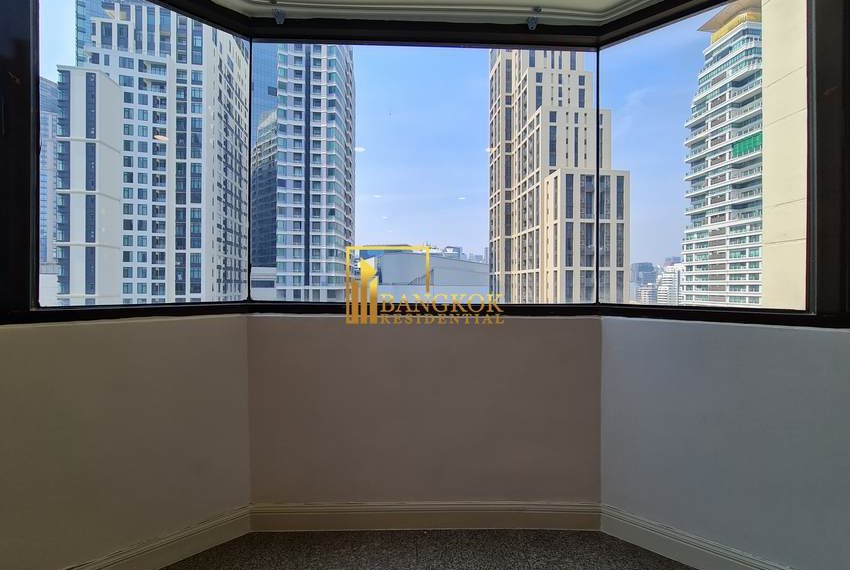 3 bedroom renovated condo for rent Baan Suanpetch 6814 image-07