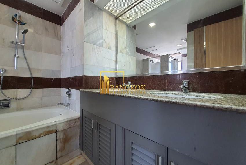 pet friendly 3 bed for rent President Park 14460 image-12