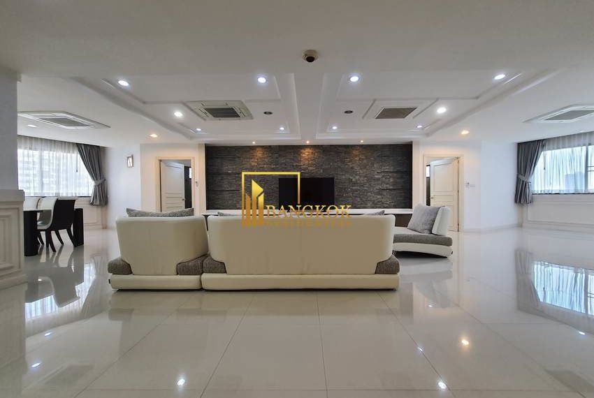 renovated 3 bed corner unit fior rent President Park 11001 image-01