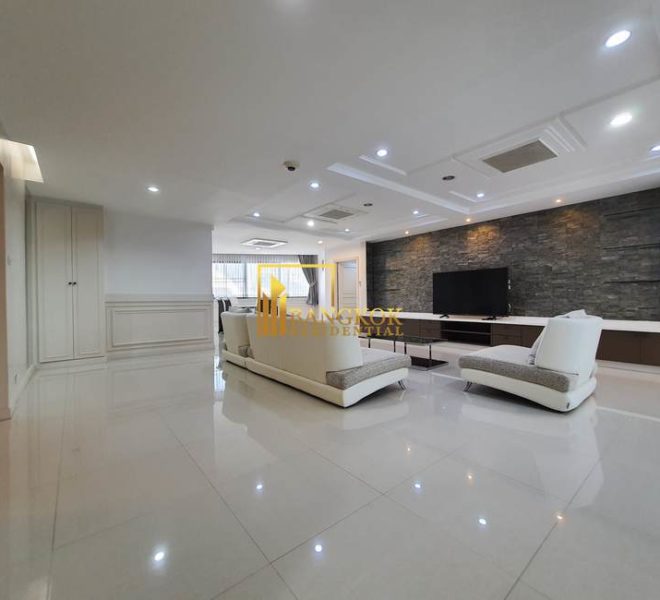 renovated 3 bed corner unit fior rent President Park 11001 image-02
