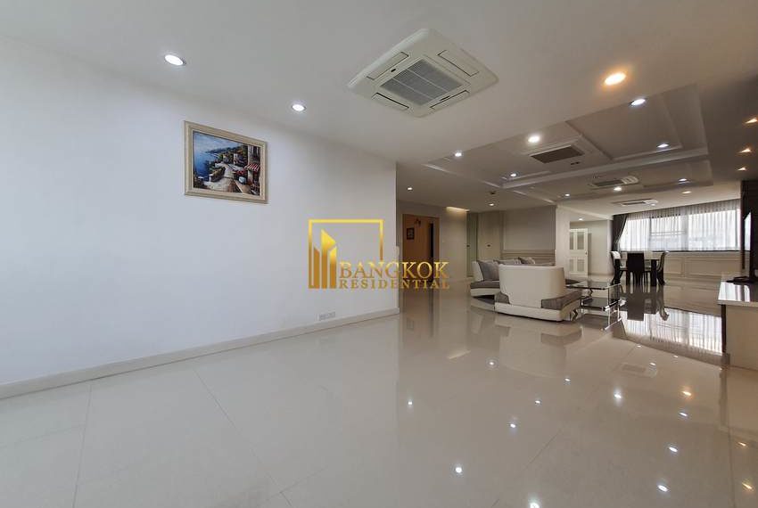 renovated 3 bed corner unit fior rent President Park 11001 image-03