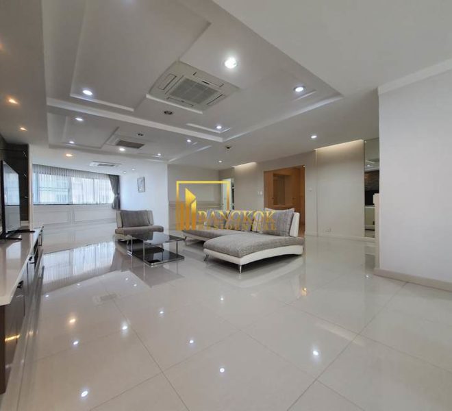 renovated 3 bed corner unit fior rent President Park 11001 image-07