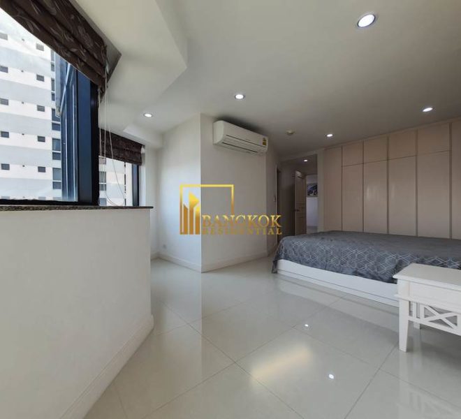 renovated 3 bed corner unit fior rent President Park 11001 image-16