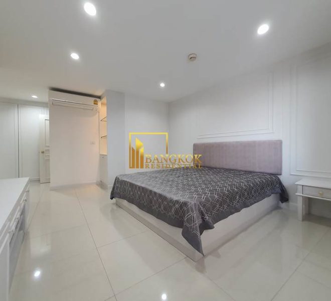 renovated 3 bed corner unit fior rent President Park 11001 image-18