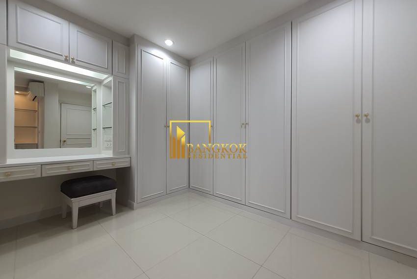 renovated 3 bed corner unit fior rent President Park 11001 image-20