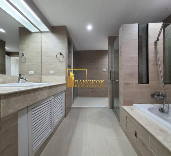 renovated 3 bed corner unit fior rent President Park 11001 image-21