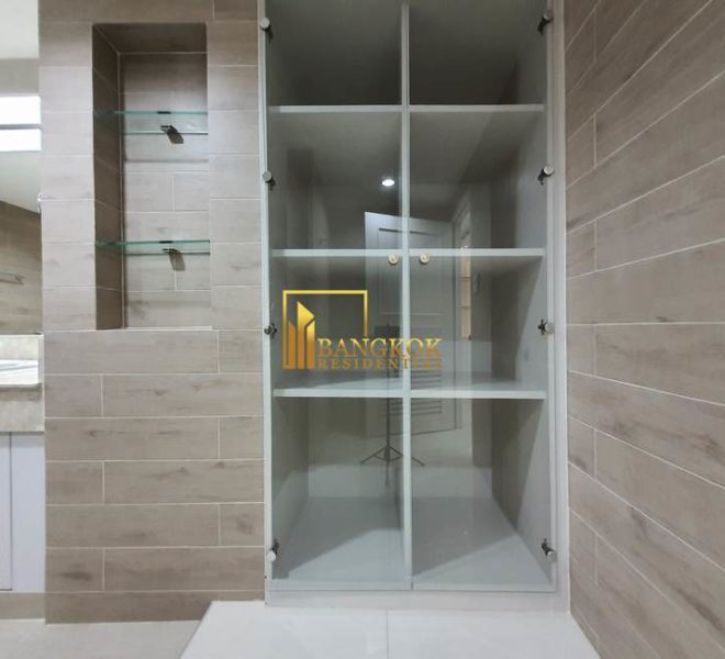 renovated 3 bed corner unit fior rent President Park 11001 image-22