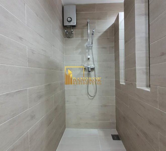 renovated 3 bed corner unit fior rent President Park 11001 image-23