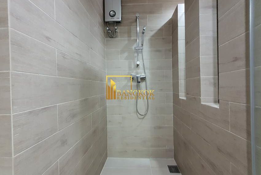 renovated 3 bed corner unit fior rent President Park 11001 image-23