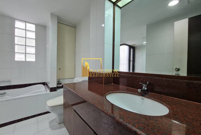 3 bed apartment Neo Aree Court 20791 image-11
