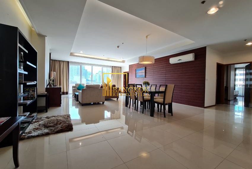 3 bed serviced apartment Piyathip Place 7130 image-01
