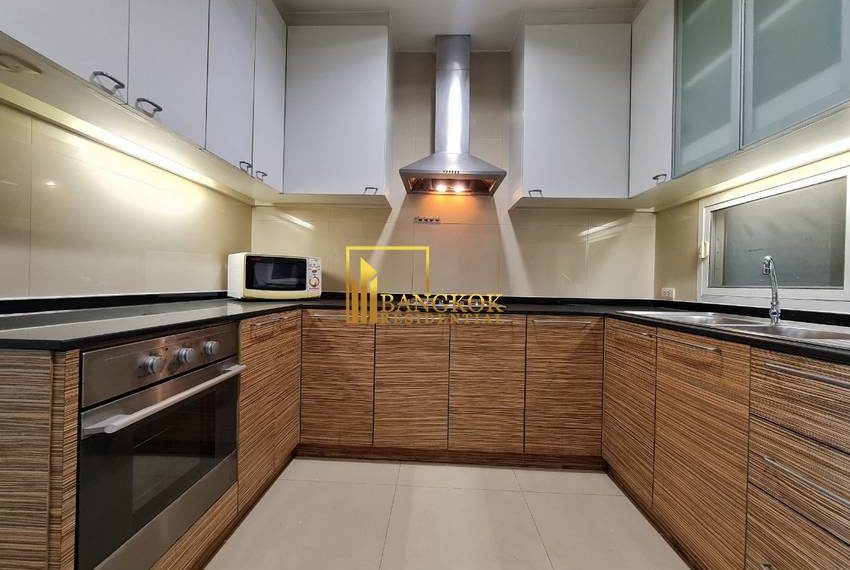 3 bed serviced apartment Piyathip Place 7130 image-05