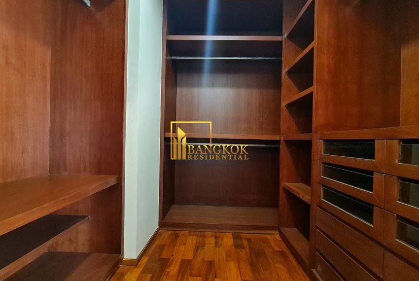 3 bed serviced apartment Piyathip Place 7130 image-10