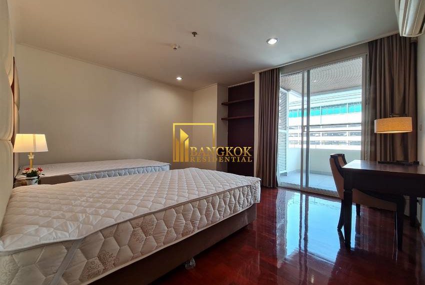 3 bed serviced apartment Piyathip Place 7130 image-14