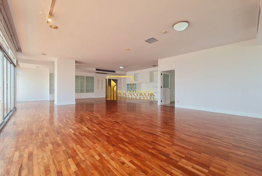 3 bed apartment Krungthep Thani Tower 20789 image-01