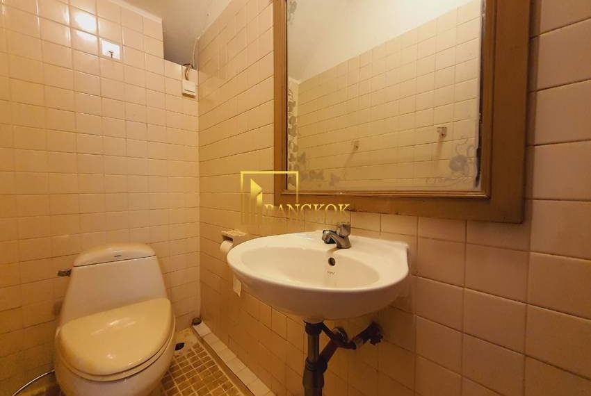 3 bed house for rent for sale nana 27768 image-12