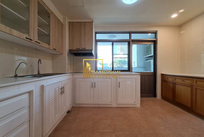 3 bedroom phrom phong Royal Castle 2842 image-05