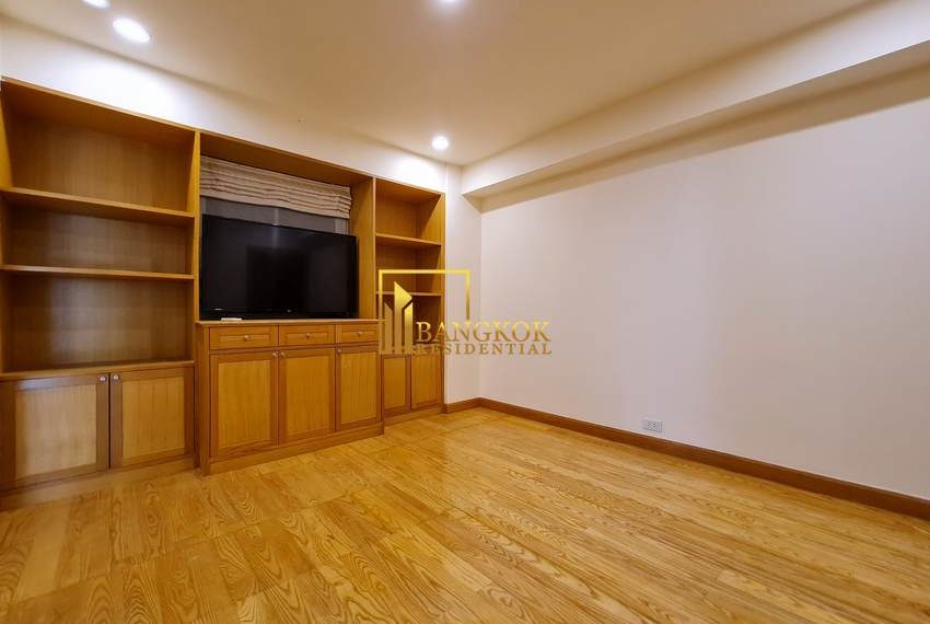 3 bedroom phrom phong Royal Castle 2842 image-09