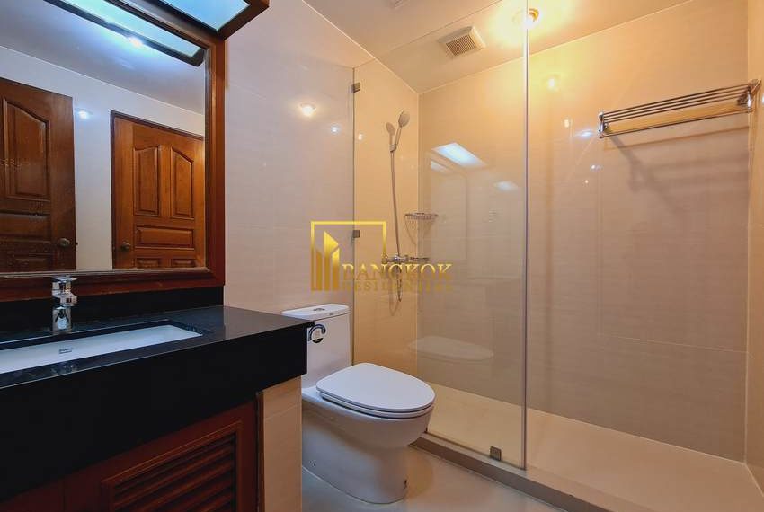 pet friendly 4 bed apartment asoke Sriratana Mansion 2 20428 image-14