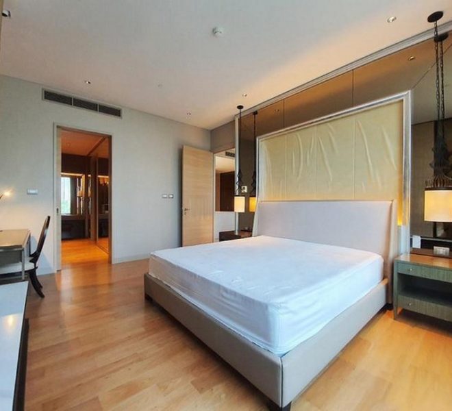 Luxury Condo 1 Bedroom For Rent in Sindhorn Residence 15227 Image-06