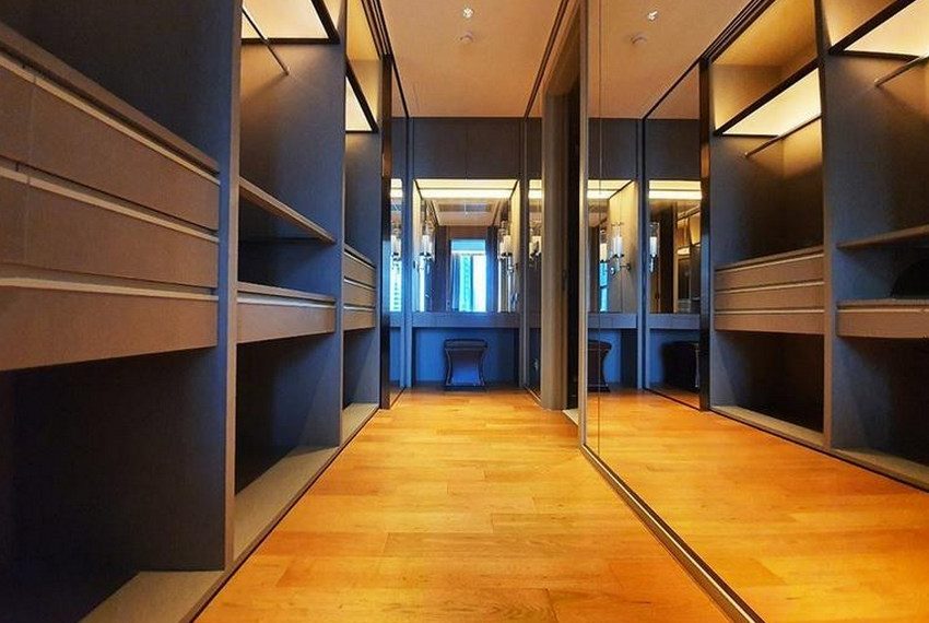 Luxury Condo 1 Bedroom For Rent in Sindhorn Residence 15227 Image-08