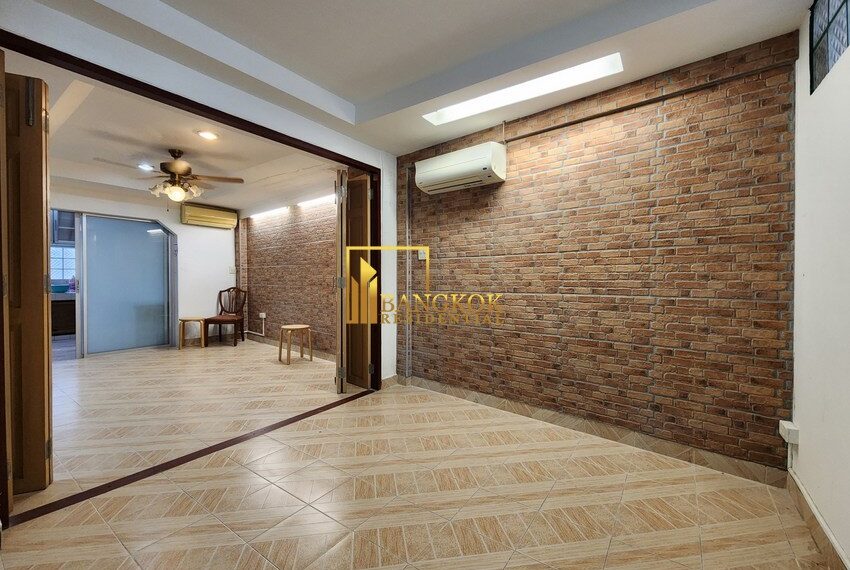 8594 Image-04