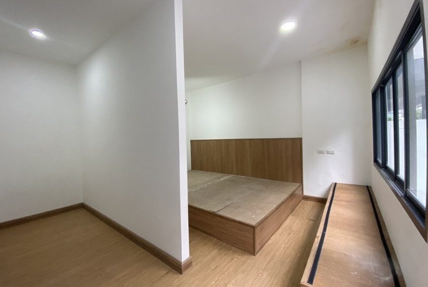 8912 Image-04