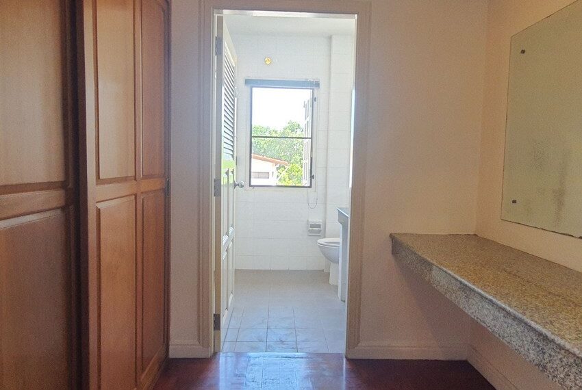 28025 Image-16