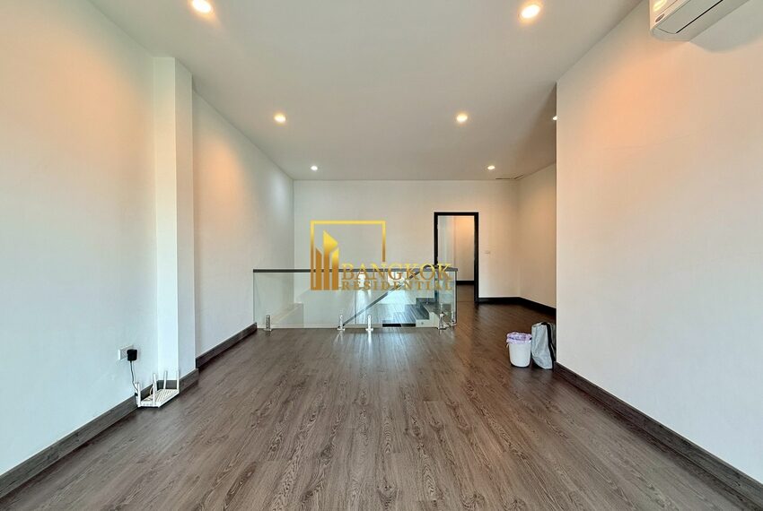 28061 Image-32