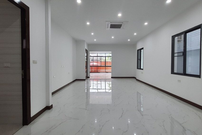 28067 Image-07