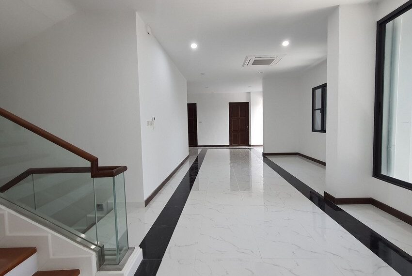 28067 Image-19