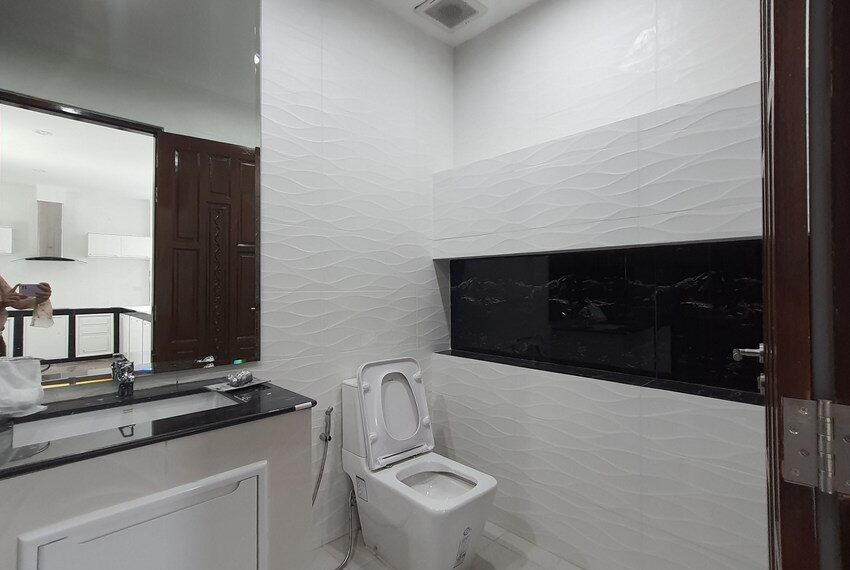 28067 Image-27
