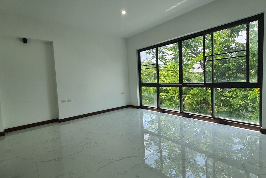 28067 Image-29