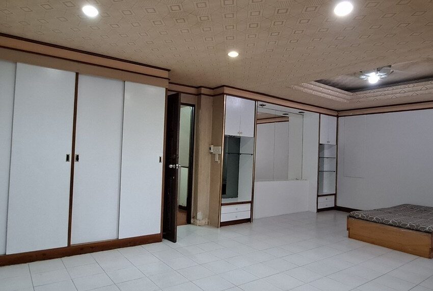 28079 Image-15