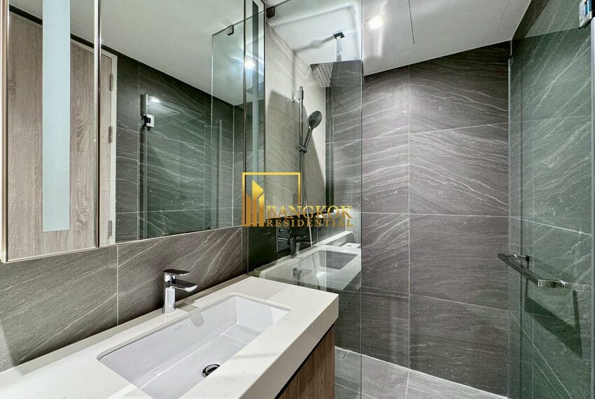 12379 Image-12