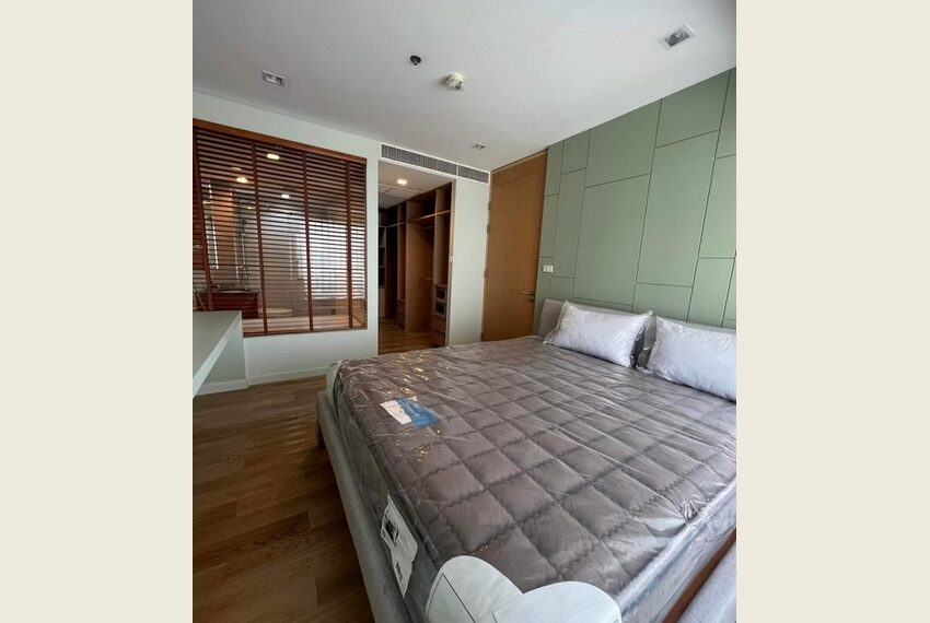 19077 Image-04