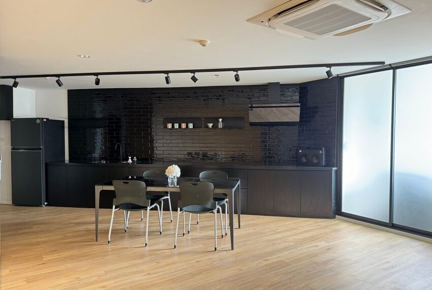 2053 Image-05