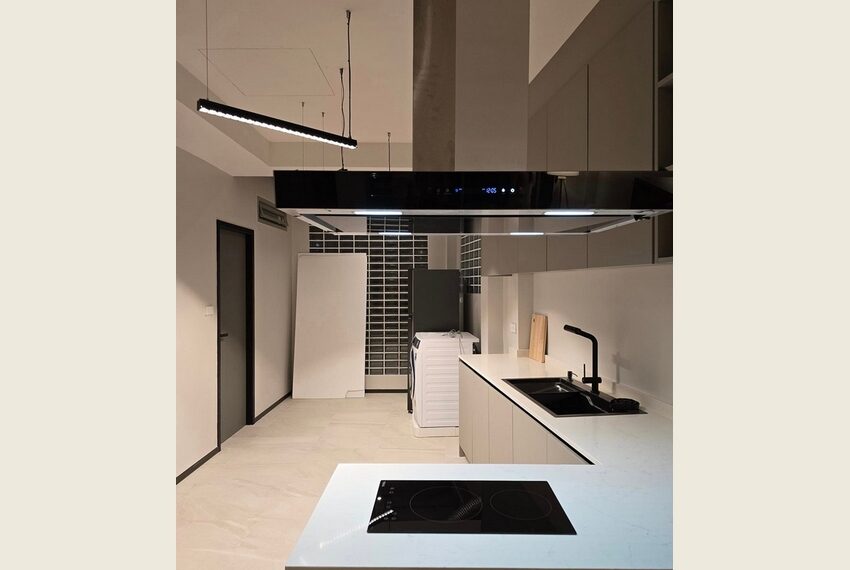 8968 Image-01
