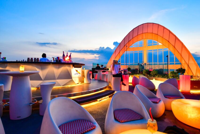 CRU Champagne Rooftop Bar